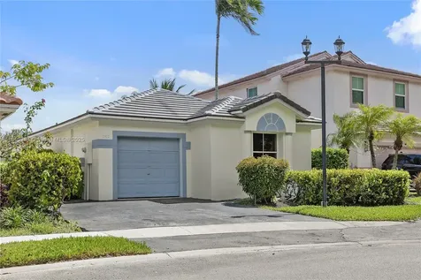 7572 NW 3rd Street Plantation FL 33317
