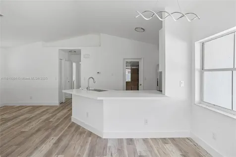 7572 NW 3rd Street Plantation FL 33317
