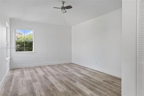 7572 NW 3rd Street Plantation FL 33317