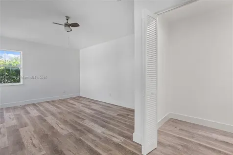 7572 NW 3rd Street Plantation FL 33317