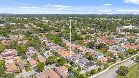 7572 NW 3rd Street Plantation FL 33317