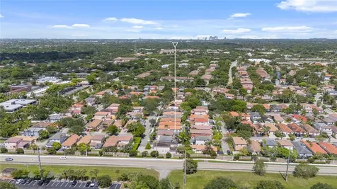 7572 NW 3rd Street Plantation FL 33317