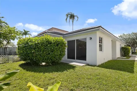 7572 NW 3rd Street Plantation FL 33317