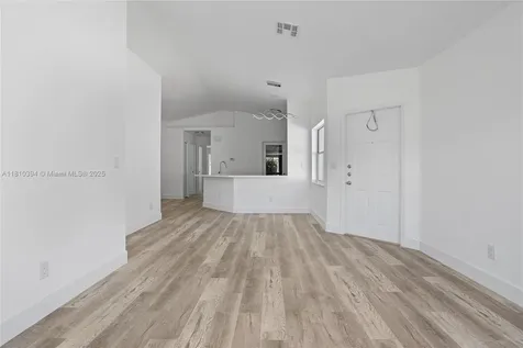 7572 NW 3rd Street Plantation FL 33317