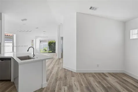 7572 NW 3rd Street Plantation FL 33317