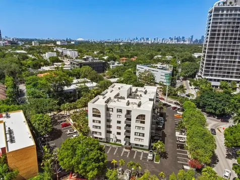 2715 Tigertail Avenue Miami FL 33133