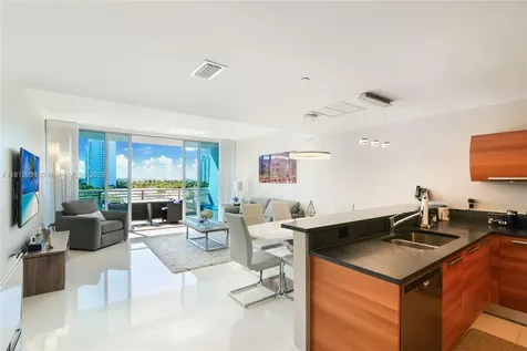 2950 NE 188th Street Aventura FL 33180