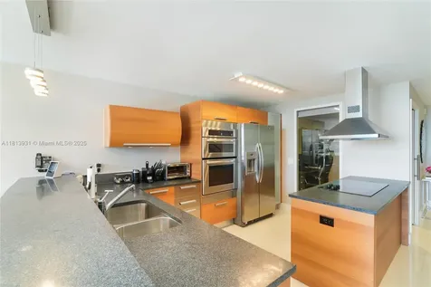 2950 NE 188th Street Aventura FL 33180
