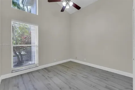 9935 NW 49th Place Coral Springs FL 33076