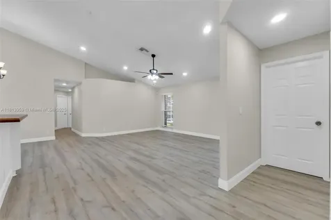 9935 NW 49th Place Coral Springs FL 33076
