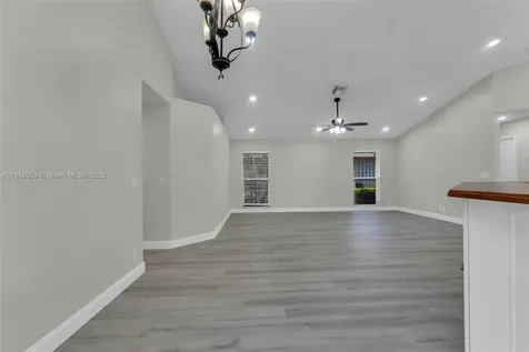 9935 NW 49th Place Coral Springs FL 33076
