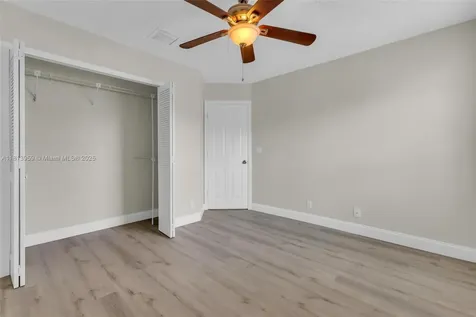 9935 NW 49th Place Coral Springs FL 33076