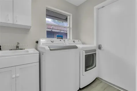 9935 NW 49th Place Coral Springs FL 33076
