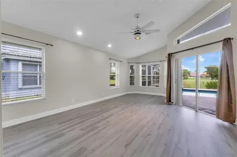 9935 NW 49th Place Coral Springs FL 33076