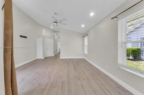 9935 NW 49th Place Coral Springs FL 33076