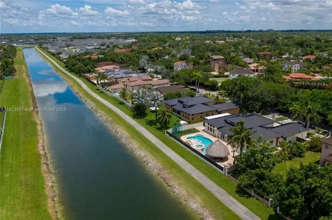 19686 SW 130th Avenue Road Miami FL 33177