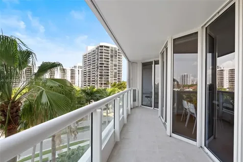 21205 Yacht Club Drive Aventura FL 33180