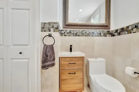 276 NE 90th Street El Portal FL 33138