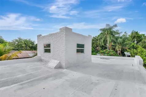 276 NE 90th Street El Portal FL 33138