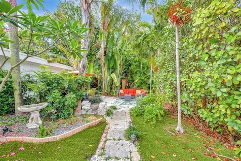 276 NE 90th Street El Portal FL 33138