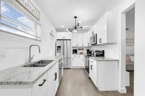 1013 S 24th Avenue Hollywood FL 33020