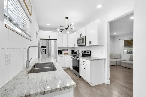 1013 S 24th Avenue Hollywood FL 33020