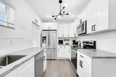 1013 S 24th Avenue Hollywood FL 33020
