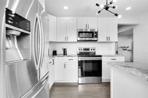 1013 S 24th Avenue Hollywood FL 33020
