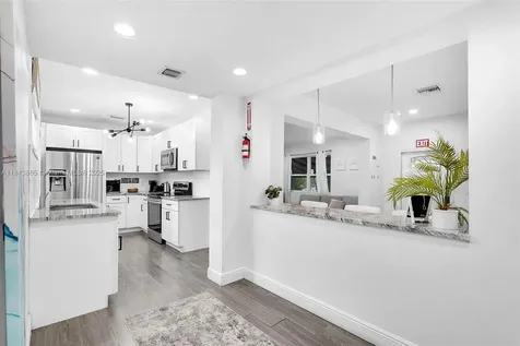 1013 S 24th Avenue Hollywood FL 33020