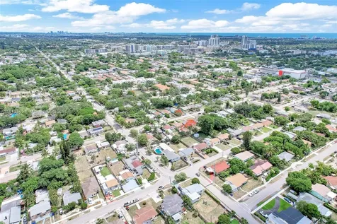 1013 S 24th Avenue Hollywood FL 33020