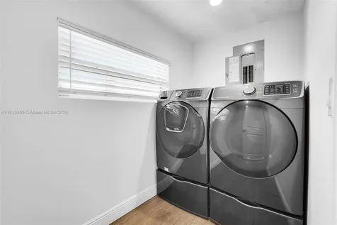 1013 S 24th Avenue Hollywood FL 33020