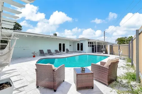 1013 S 24th Avenue Hollywood FL 33020