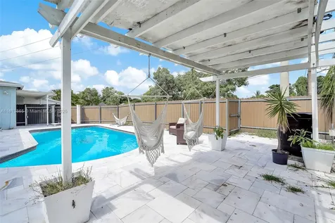 1013 S 24th Avenue Hollywood FL 33020