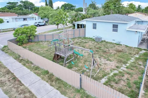 1013 S 24th Avenue Hollywood FL 33020