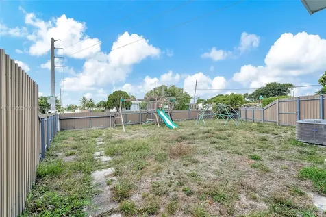 1013 S 24th Avenue Hollywood FL 33020