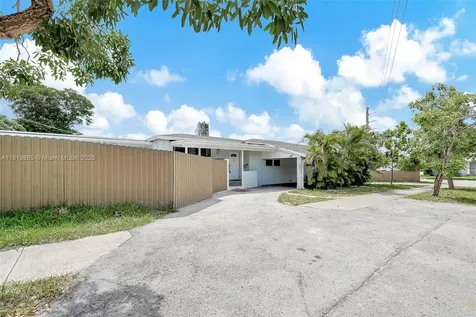 1013 S 24th Avenue Hollywood FL 33020