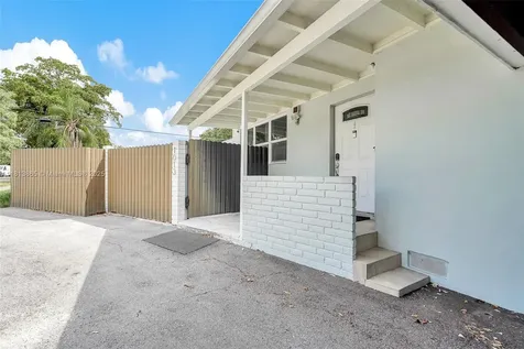 1013 S 24th Avenue Hollywood FL 33020