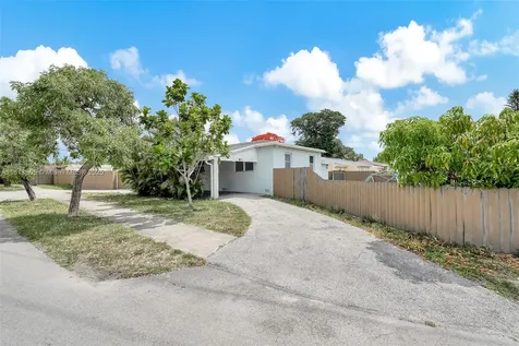 1013 S 24th Avenue Hollywood FL 33020