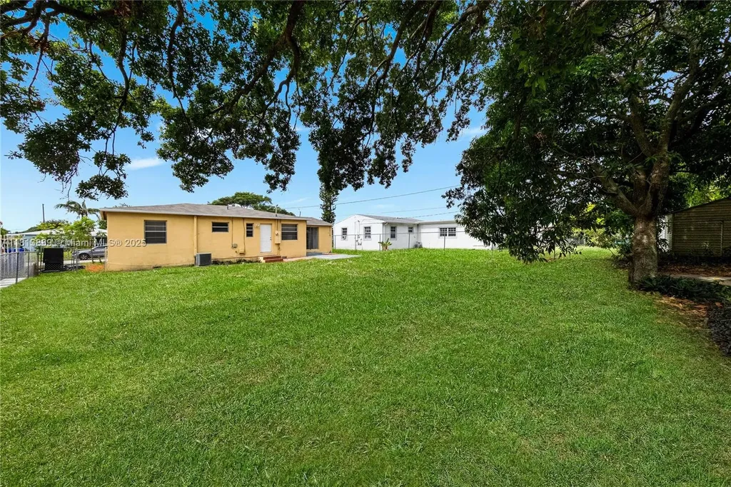 2431 Rodman Street Hollywood FL 33020