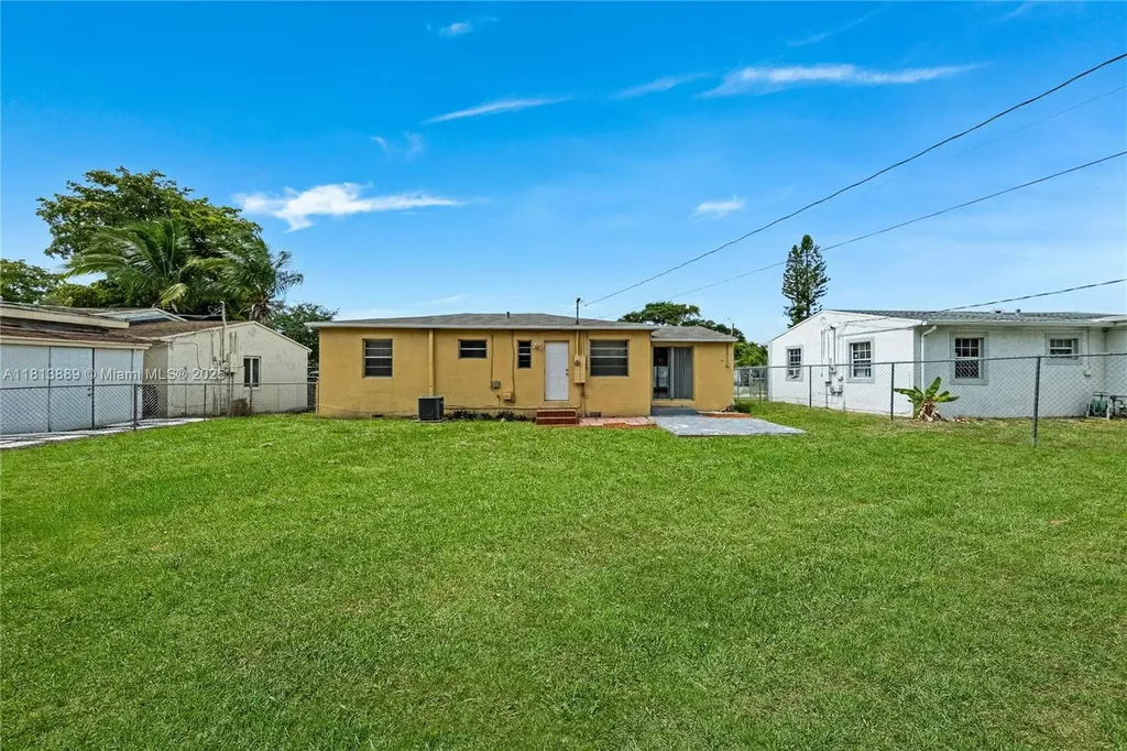 2431 Rodman Street Hollywood FL 33020