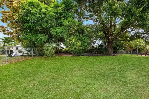 2431 Rodman Street Hollywood FL 33020