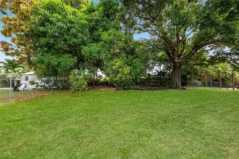 2431 Rodman Street Hollywood FL 33020