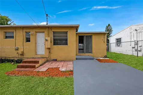 2431 Rodman Street Hollywood FL 33020