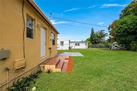 2431 Rodman Street Hollywood FL 33020