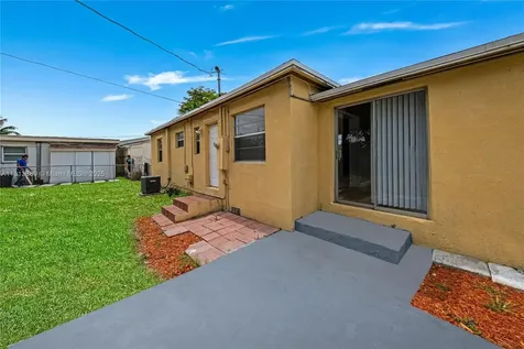 2431 Rodman Street Hollywood FL 33020