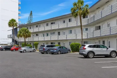 13105 NE Ixora Court North Miami FL 33181