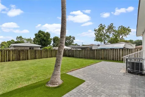 2374 NW 56th Street Miami FL 33142