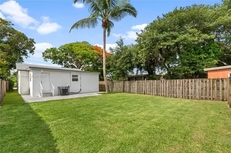 2374 NW 56th Street Miami FL 33142