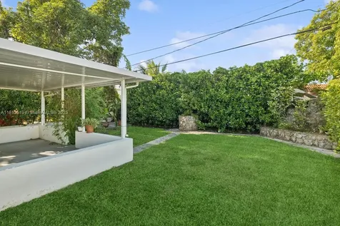 2350 SW 26th Street Miami FL 33133