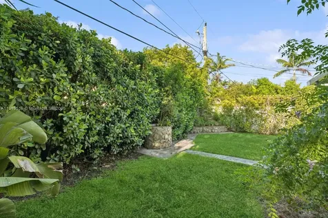 2350 SW 26th Street Miami FL 33133